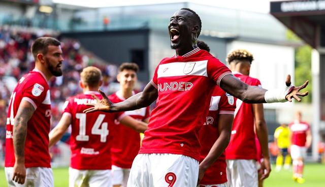  基尔史特贺斯攻势足球回归德甲大开大合场面壮观